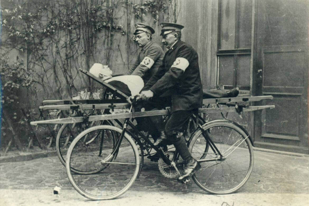 Historische_ASB-Fahrradtrage.jpg