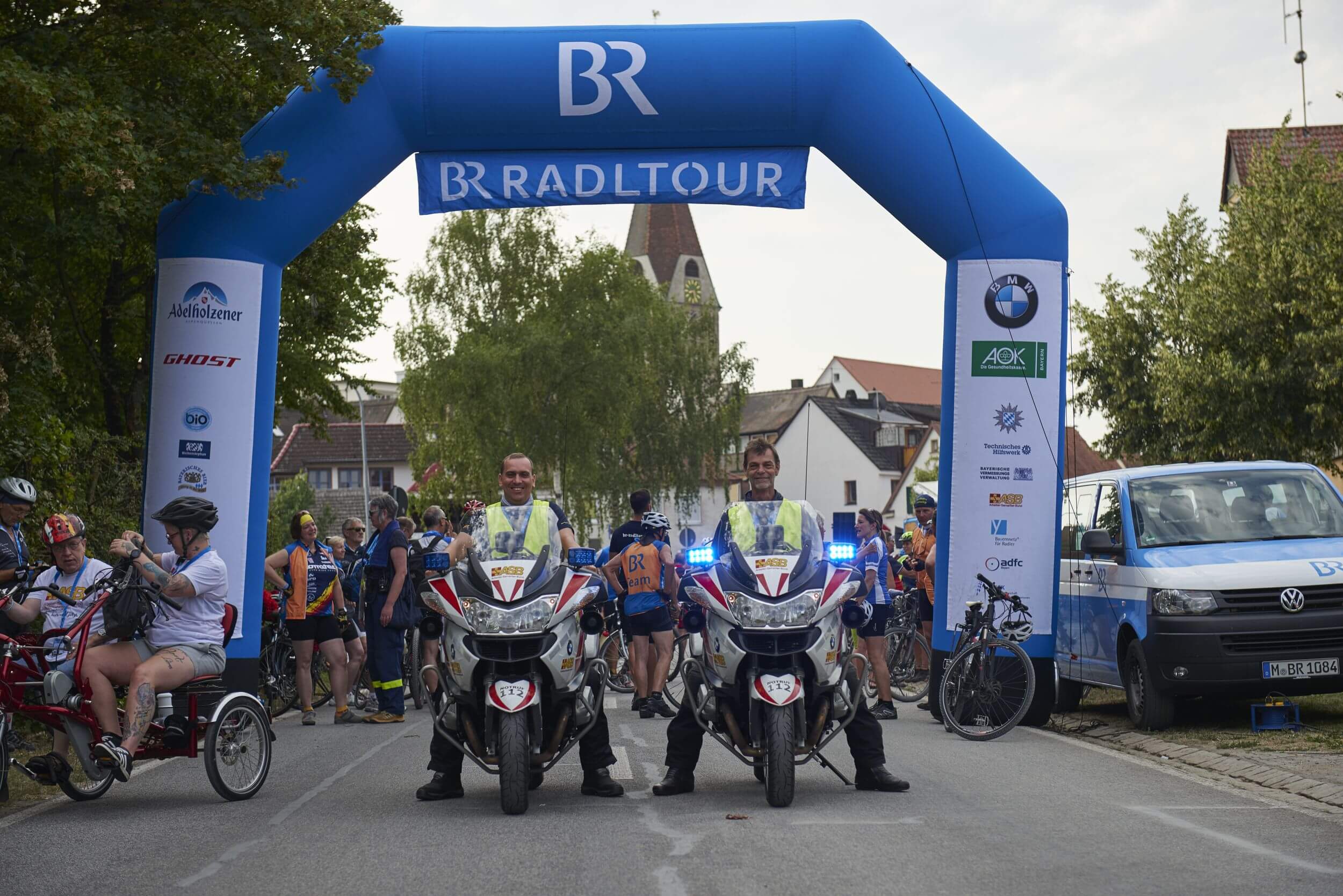 Motorradstaffel-Start_BR-Radltour.jpg