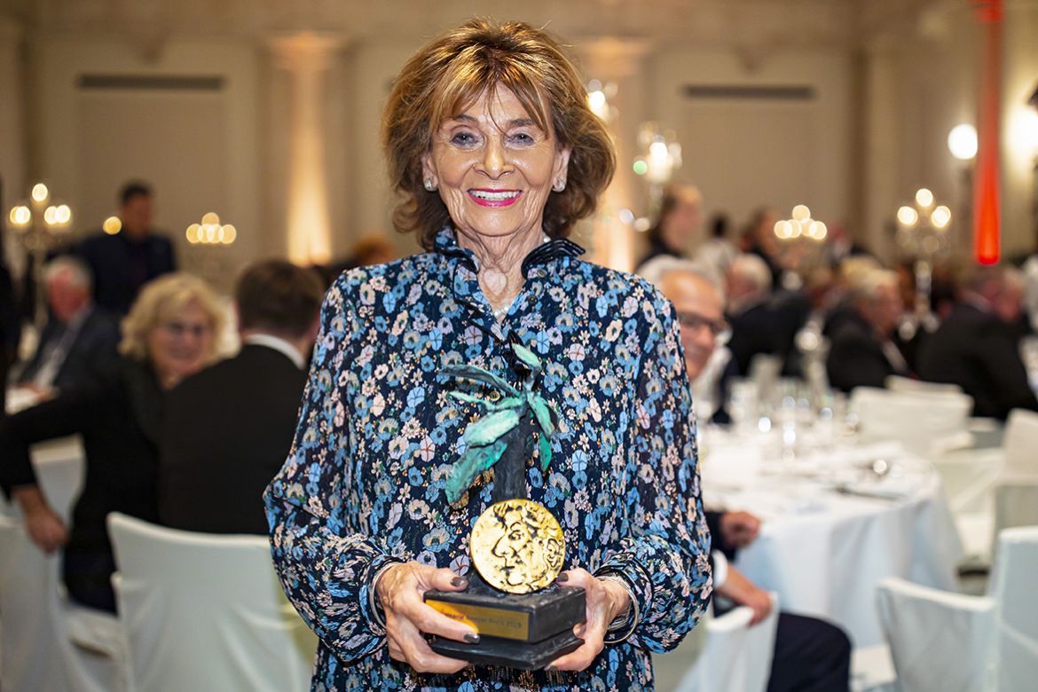 Charlotte Knobloch Anne-Marie-Renger-Preis 2019.jpg