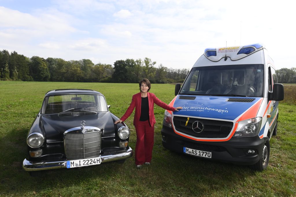 Janina_Hartwig_Mercedes_Wuenschwagen.jpg